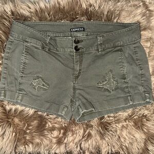 Express Olive green shortie Shorts, vintage 2013, distressed, chino, Sz 8​